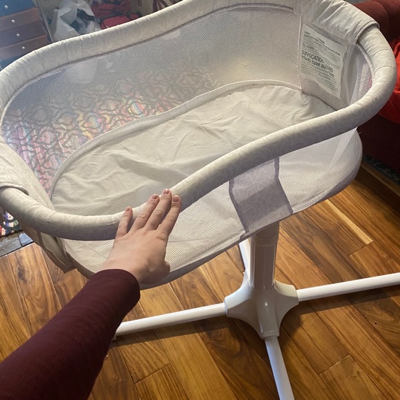 Bassinet - Picture 2 of 5